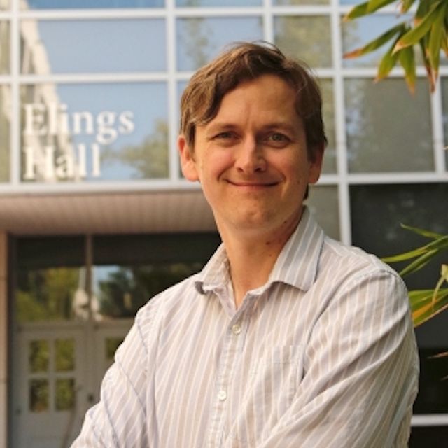 Headshot of Stephen Wilson