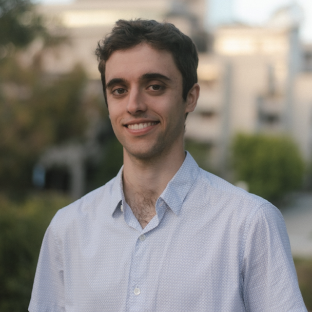 Headshot of Ruben Saatjian